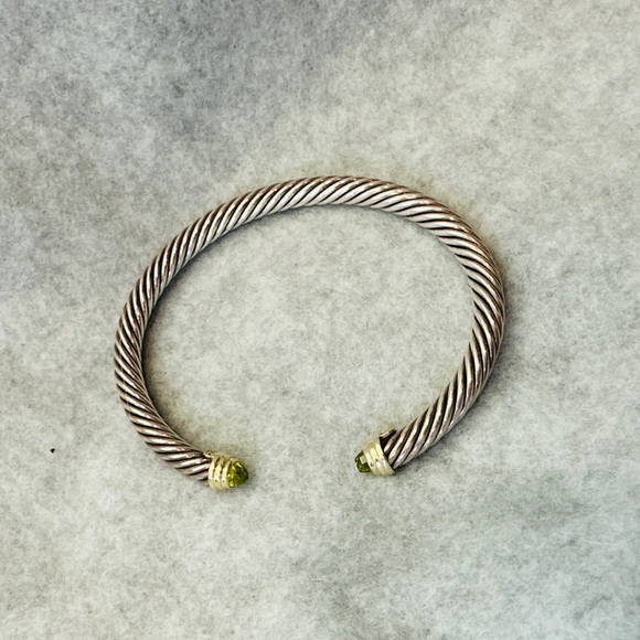 David Yurman 14KYG Sterling Silver and Peridot Cable Bracelet - Picture 5 of 6